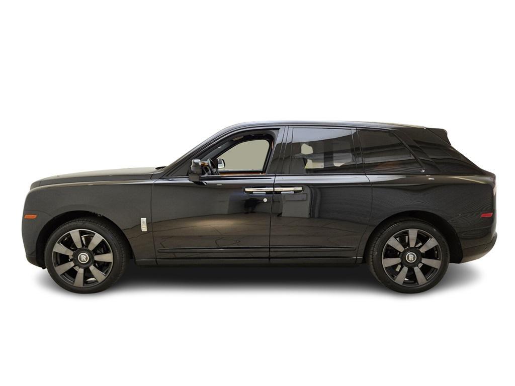 used 2022 Rolls-Royce Cullinan car, priced at $318,990