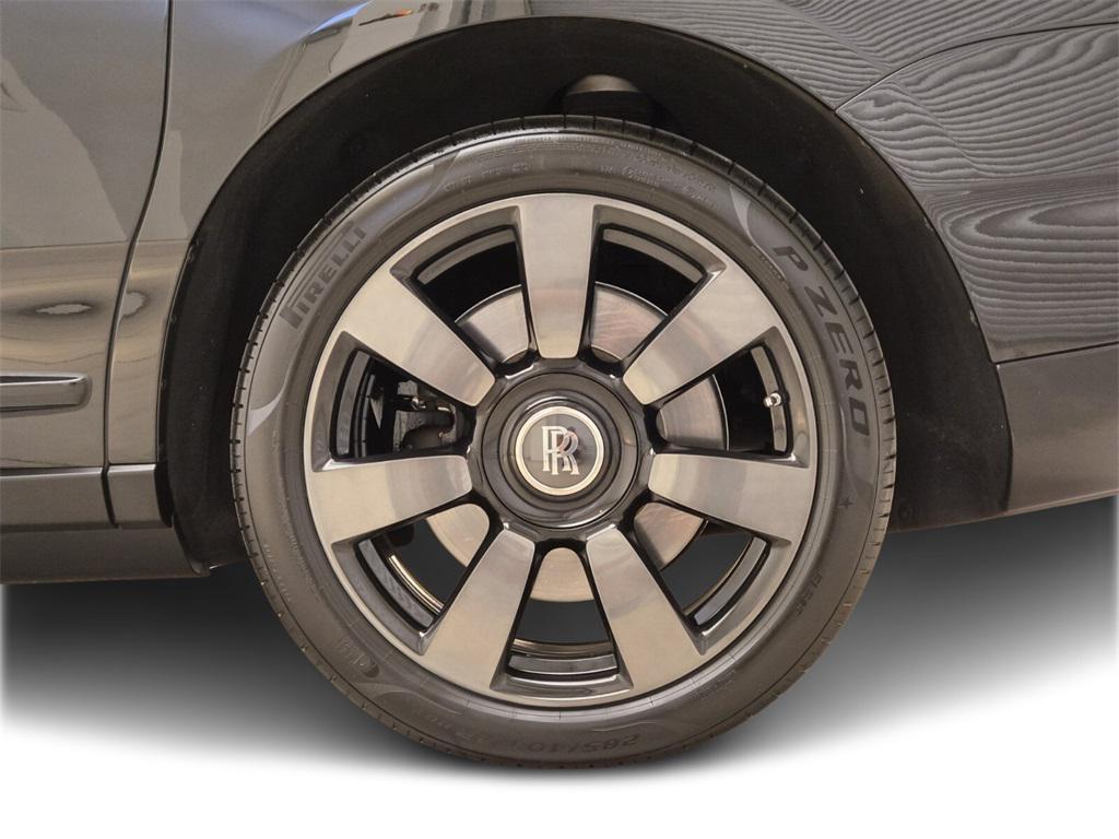 used 2022 Rolls-Royce Cullinan car, priced at $318,990