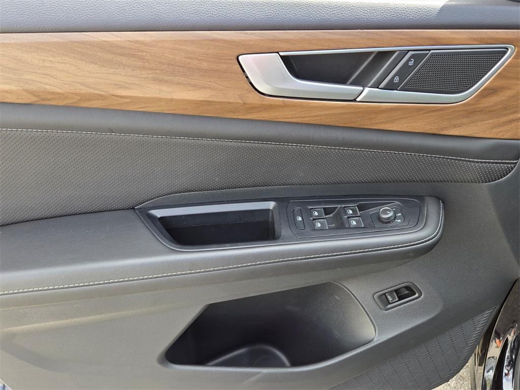 used 2025 Volkswagen Atlas car, priced at $34,587