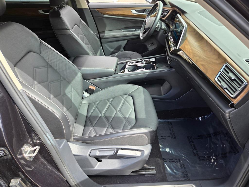 used 2025 Volkswagen Atlas car, priced at $34,587