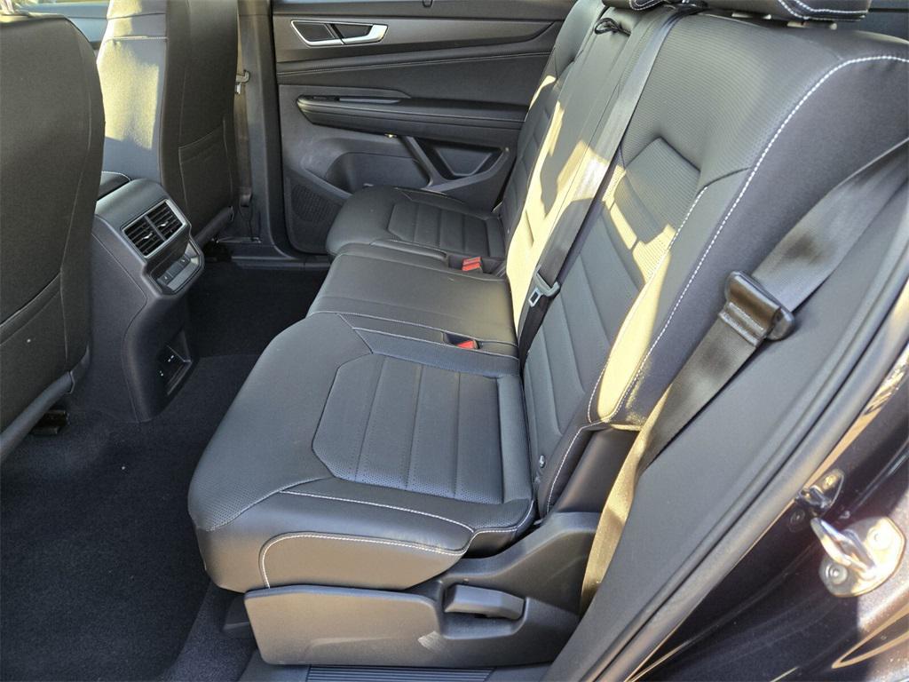 new 2025 Volkswagen Atlas Cross Sport car, priced at $43,051