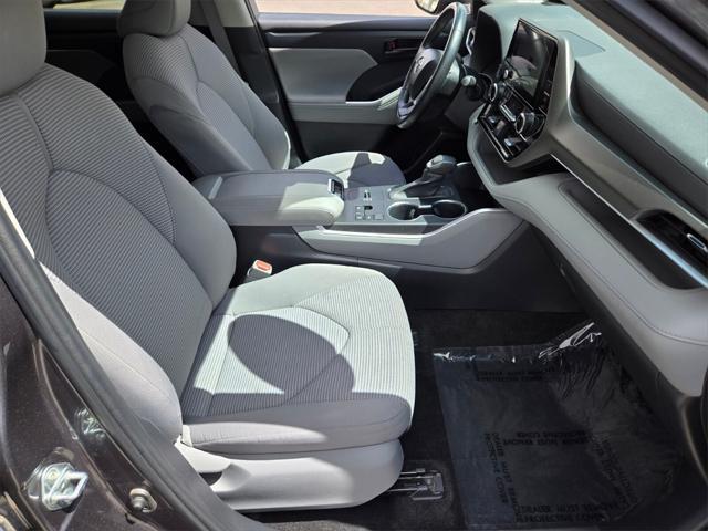 used 2023 Toyota Highlander car, priced at $34,988