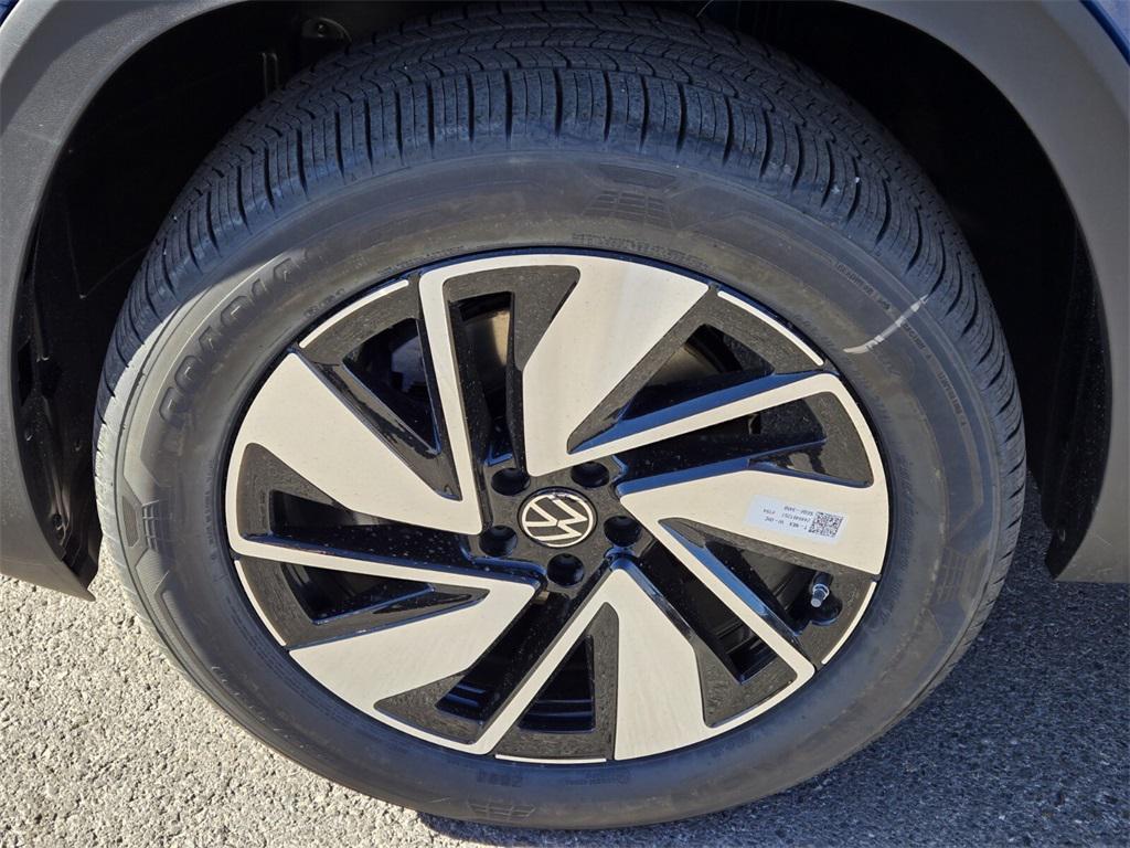 new 2025 Volkswagen Atlas car, priced at $38,287