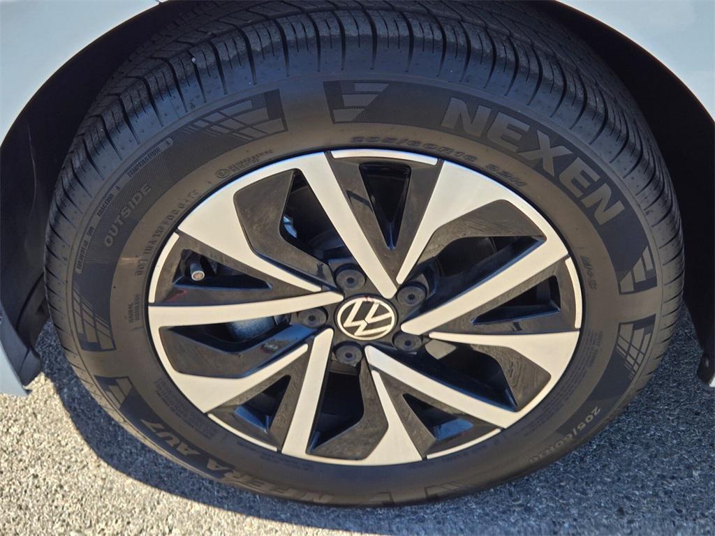 used 2024 Volkswagen Jetta car, priced at $18,787