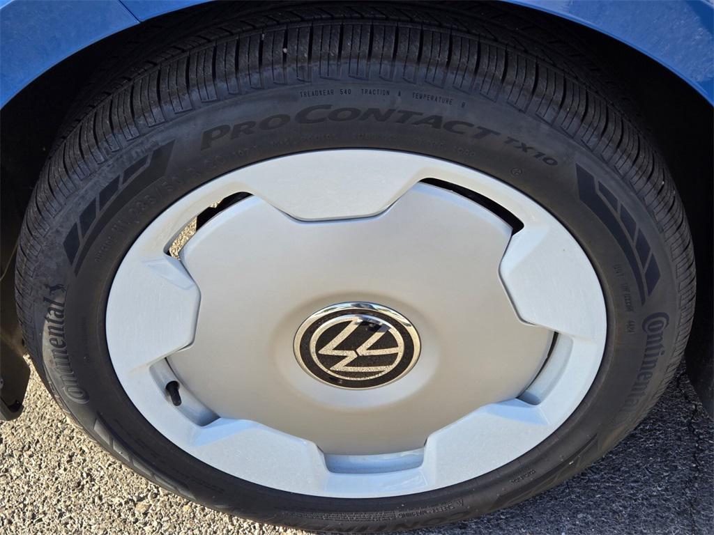 new 2025 Volkswagen ID. Buzz car, priced at $62,679