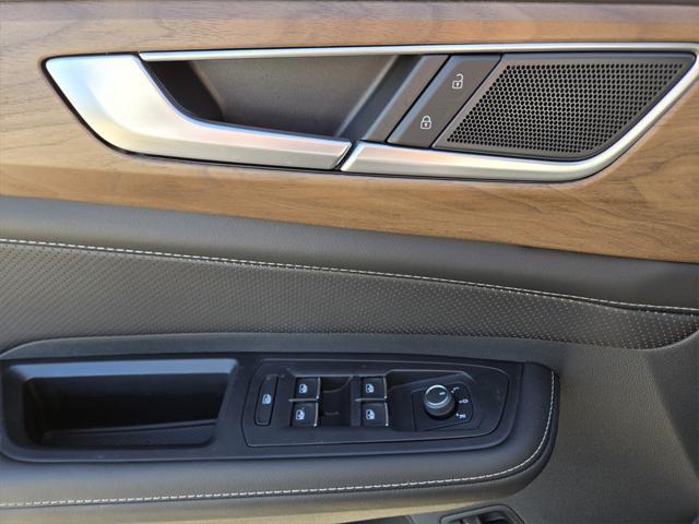 new 2025 Volkswagen Atlas car, priced at $41,684