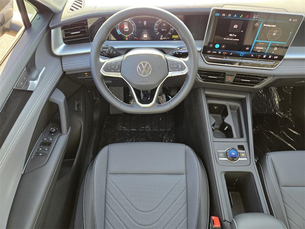 new 2025 Volkswagen Tiguan car, priced at $32,905