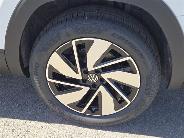new 2025 Volkswagen Atlas car, priced at $41,012