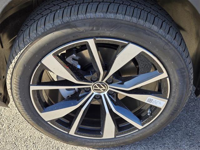 new 2025 Volkswagen Atlas car, priced at $48,480