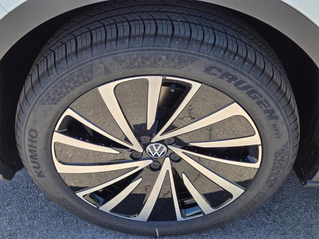 new 2025 Volkswagen ID.4 car, priced at $42,068