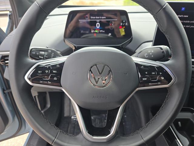 new 2025 Volkswagen ID.4 car, priced at $44,175