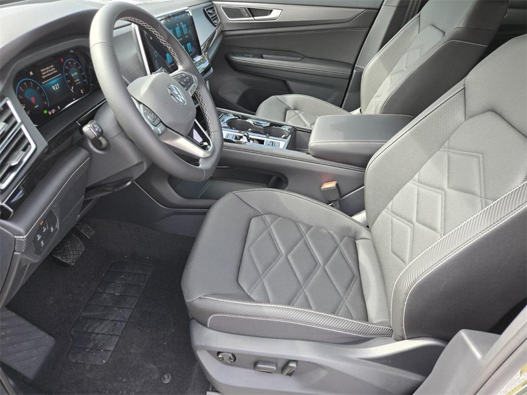 new 2025 Volkswagen Atlas Cross Sport car, priced at $39,124