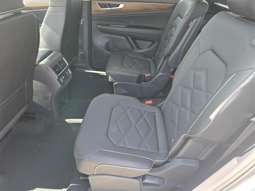 new 2025 Volkswagen Atlas car, priced at $39,544
