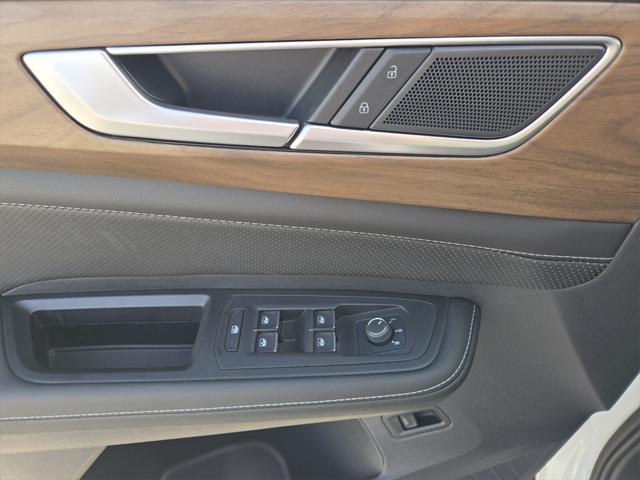 new 2025 Volkswagen Atlas car, priced at $41,012