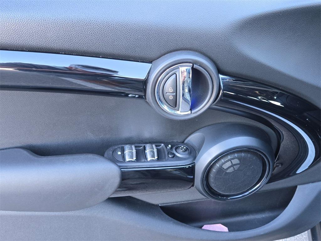 used 2021 MINI Hardtop car, priced at $19,987