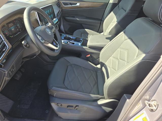 new 2025 Volkswagen Atlas car, priced at $40,315
