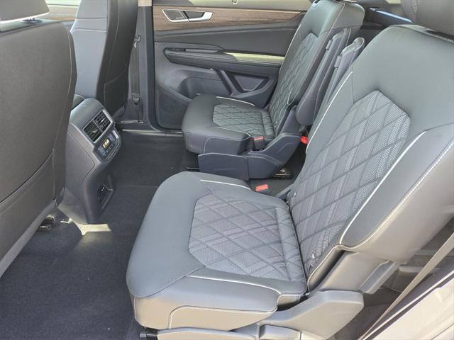 new 2025 Volkswagen Atlas car, priced at $51,228