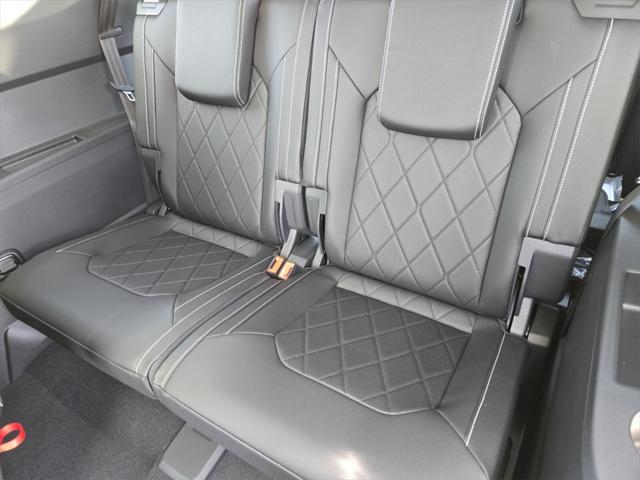 new 2025 Volkswagen Atlas car, priced at $51,228