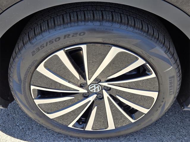 new 2024 Volkswagen ID.4 car, priced at $37,555