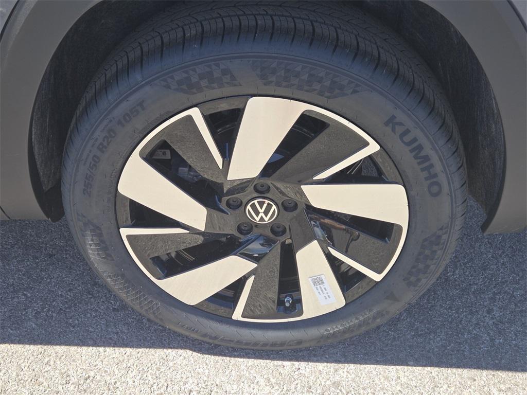 new 2025 Volkswagen Atlas Cross Sport car, priced at $38,997