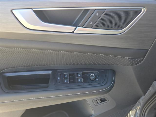 new 2025 Volkswagen Atlas Cross Sport car, priced at $39,953