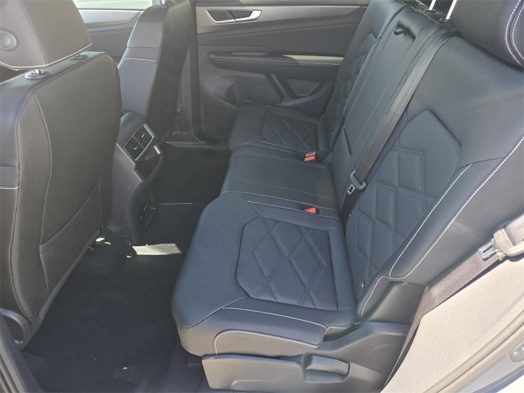new 2025 Volkswagen Atlas Cross Sport car, priced at $38,997