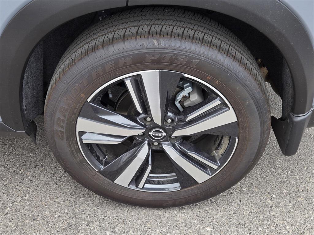 used 2024 Nissan Rogue car, priced at $27,987