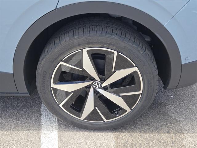 new 2025 Volkswagen ID.4 car, priced at $47,699