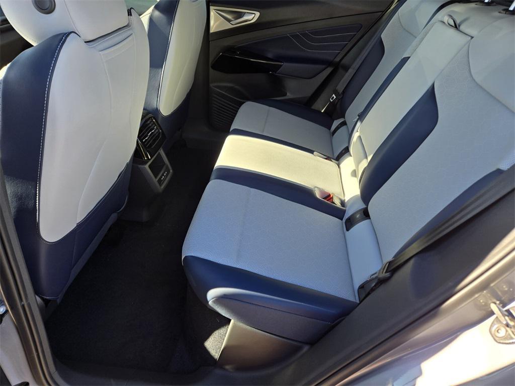 new 2025 Volkswagen ID.4 car, priced at $43,821