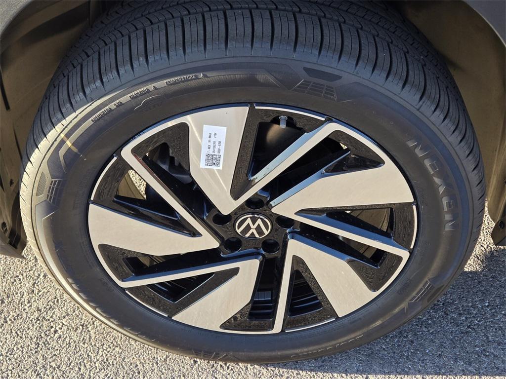 new 2026 Volkswagen Atlas car, priced at $44,258