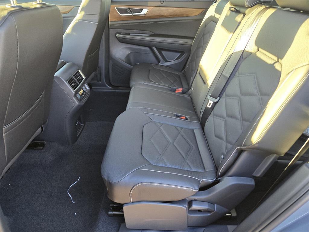 new 2026 Volkswagen Atlas car, priced at $44,258