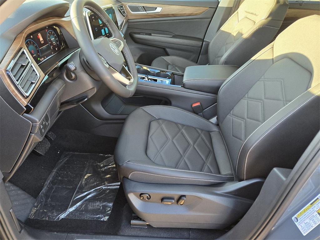 new 2026 Volkswagen Atlas car, priced at $44,258