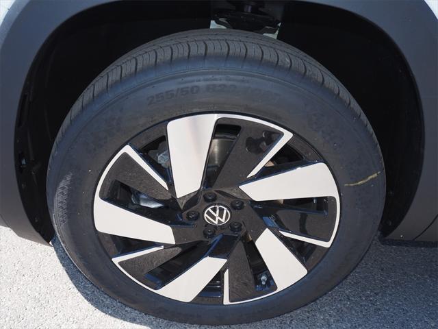 new 2024 Volkswagen Atlas Cross Sport car, priced at $40,087