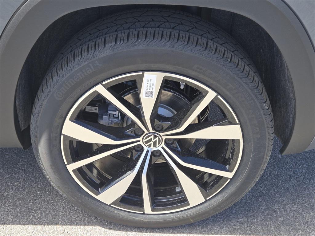 new 2025 Volkswagen Atlas Cross Sport car, priced at $48,188