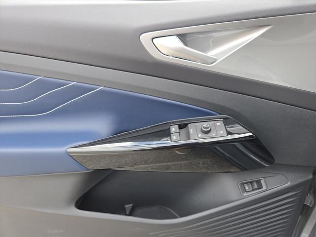 new 2025 Volkswagen ID.4 car, priced at $44,072