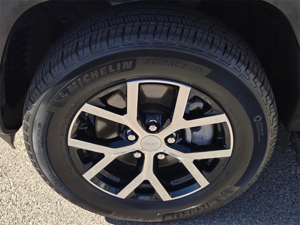 used 2024 Jeep Grand Cherokee L car, priced at $32,887