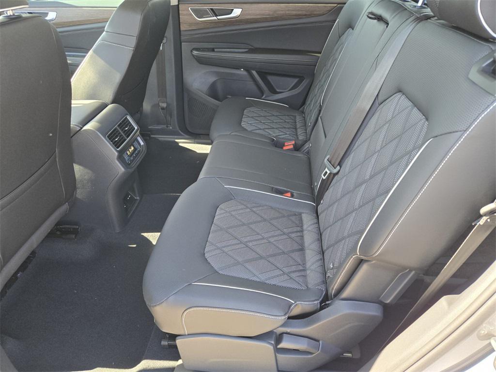 new 2025 Volkswagen Atlas car, priced at $48,516