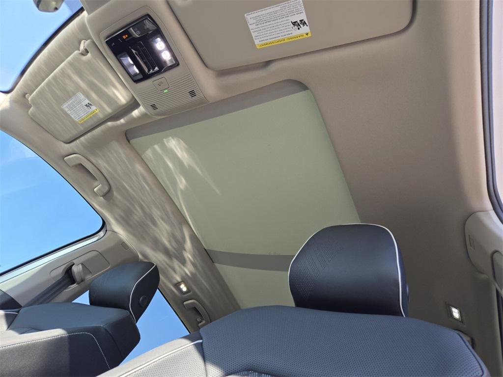new 2025 Volkswagen Atlas car, priced at $48,516