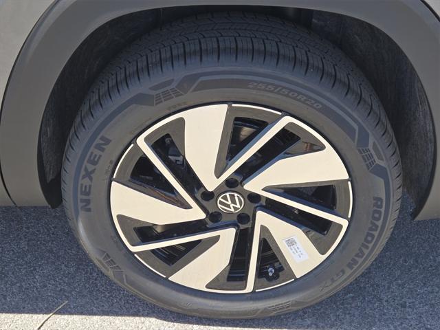 new 2025 Volkswagen Atlas car, priced at $39,749