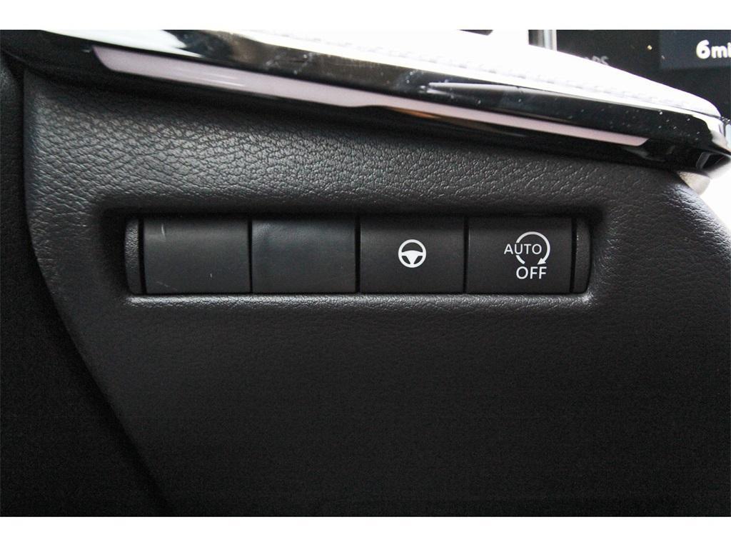 new 2025 Nissan Kicks car, priced at $26,335