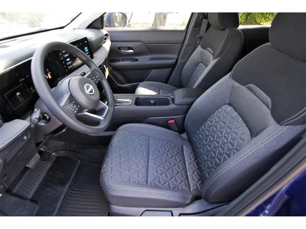 new 2025 Nissan Kicks car, priced at $25,001