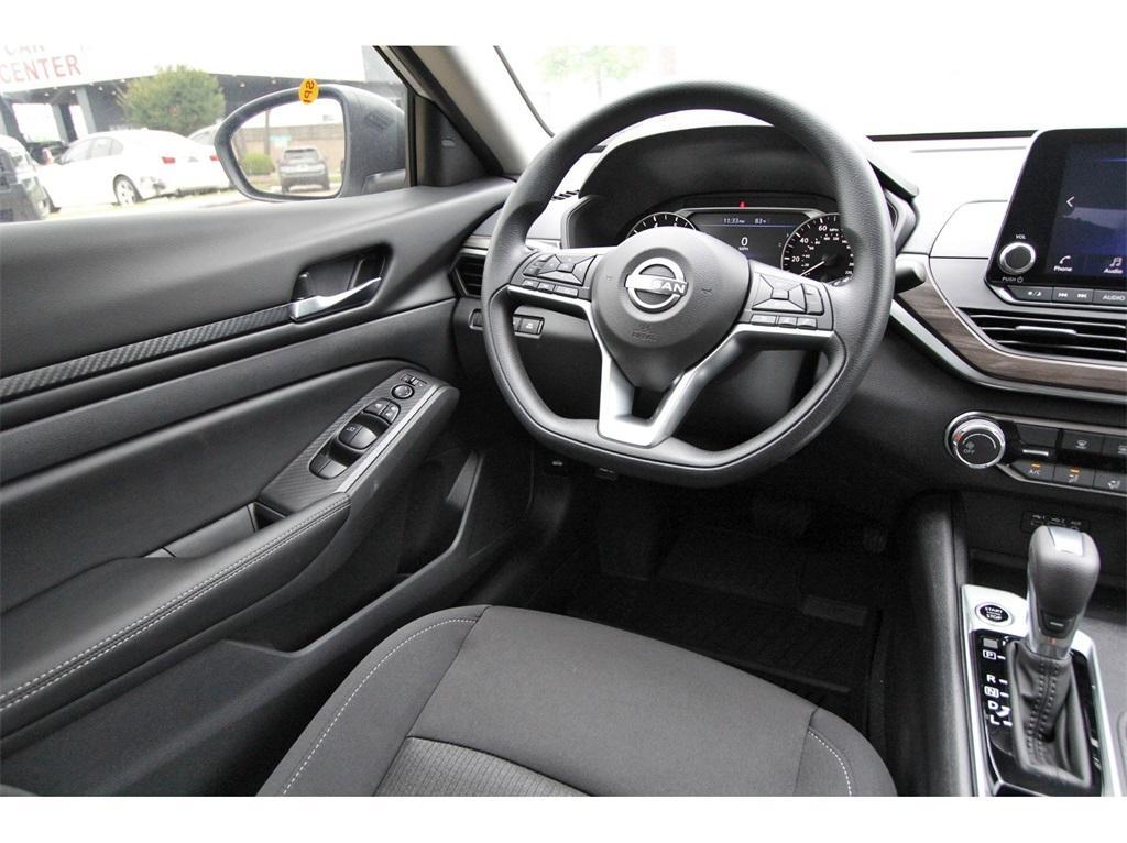 new 2025 Nissan Altima car, priced at $27,525