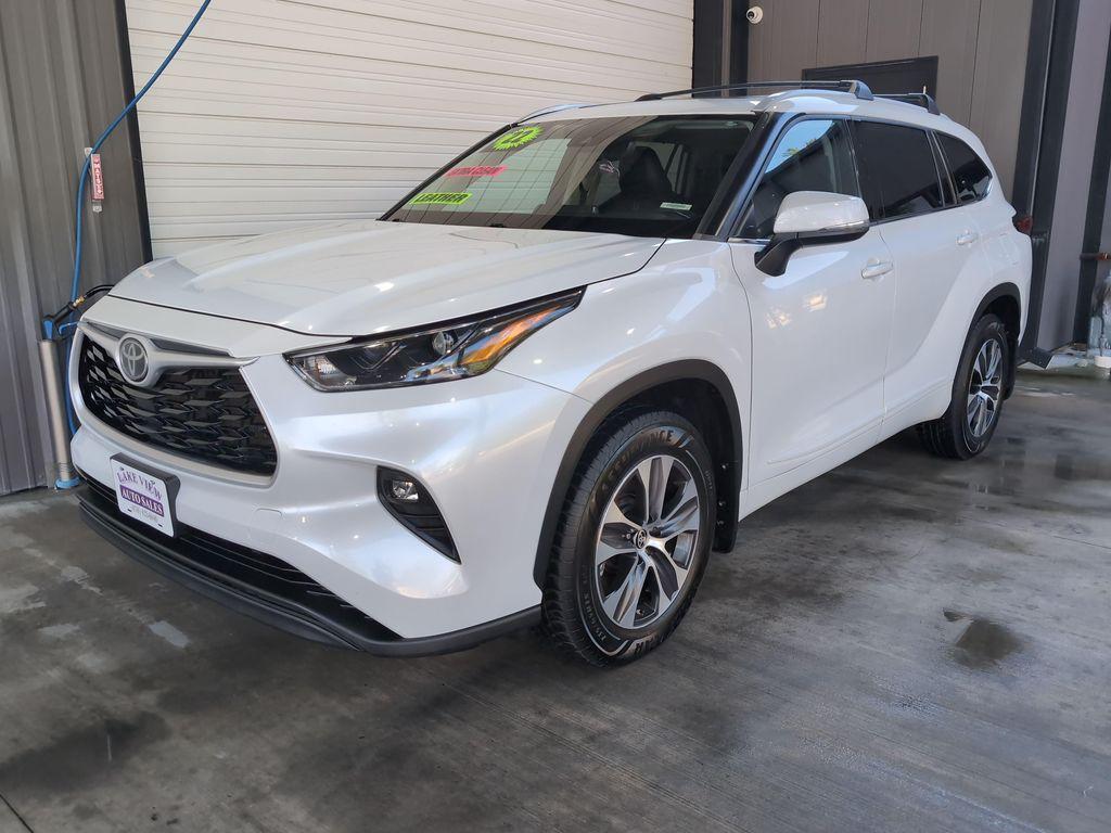 used 2022 Toyota Highlander car, priced at $31,639