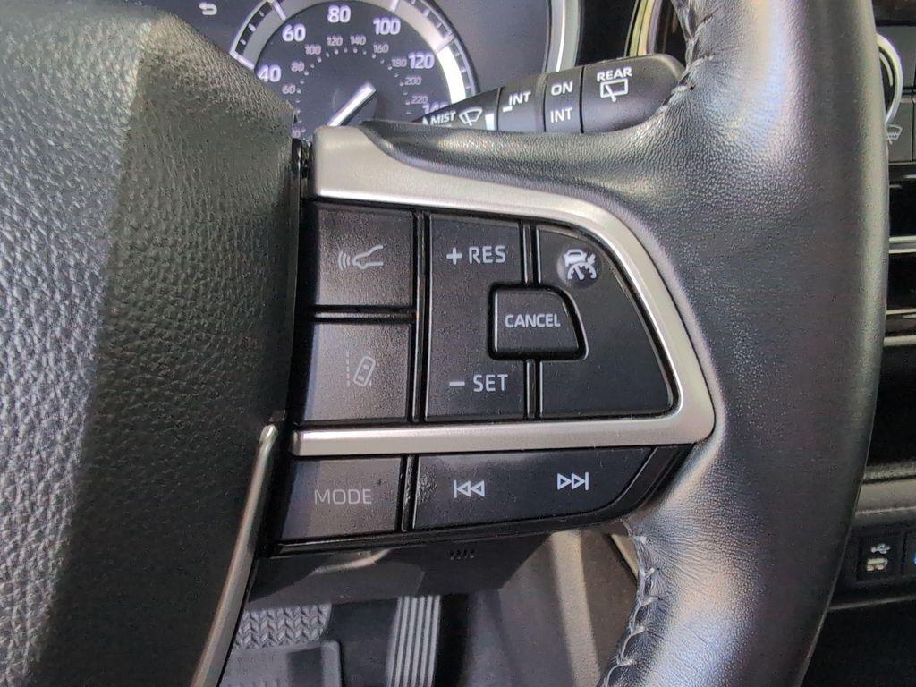 used 2022 Toyota Highlander car, priced at $31,639