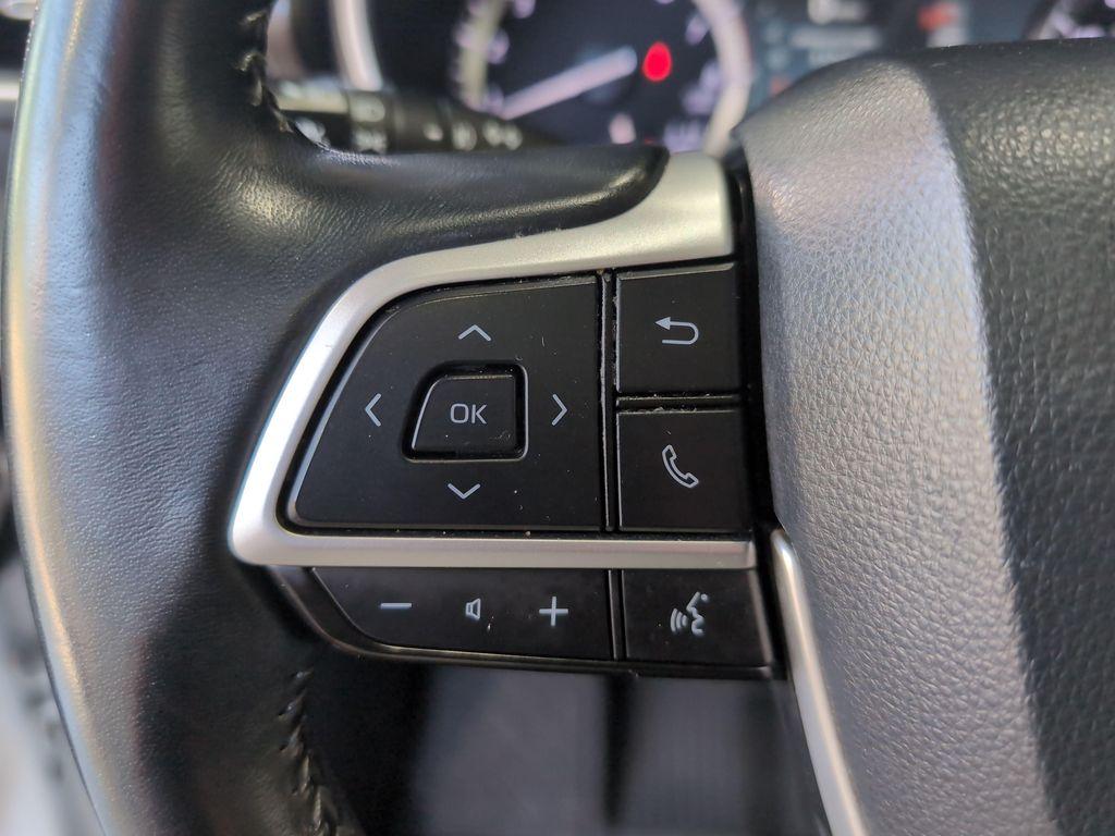 used 2022 Toyota Highlander car, priced at $31,639