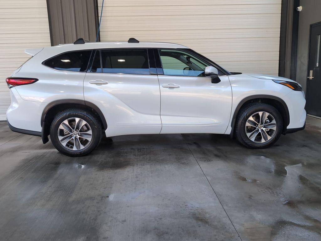 used 2022 Toyota Highlander car, priced at $31,639