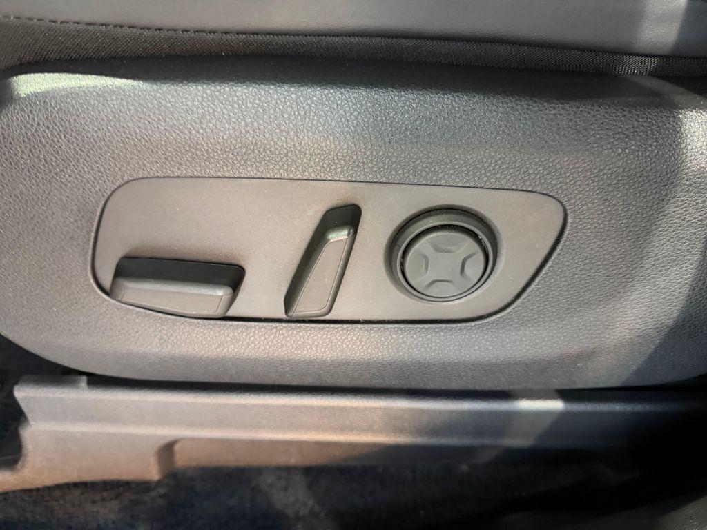 used 2025 Kia Carnival car, priced at $34,907