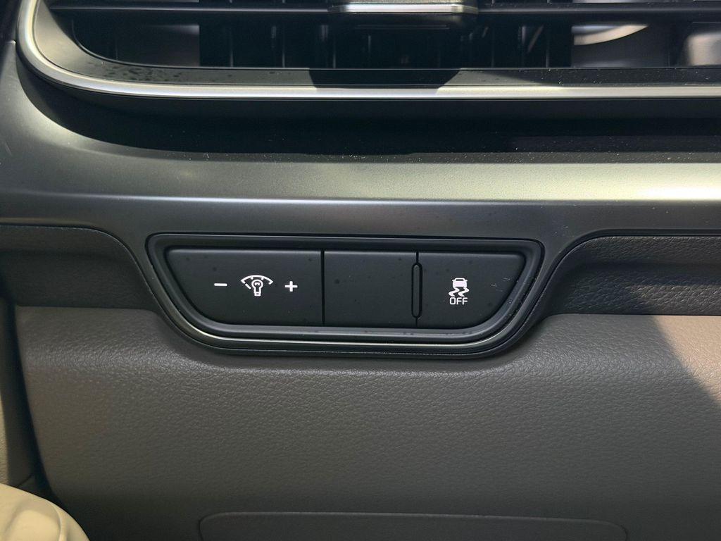 used 2025 Kia Carnival car, priced at $34,907