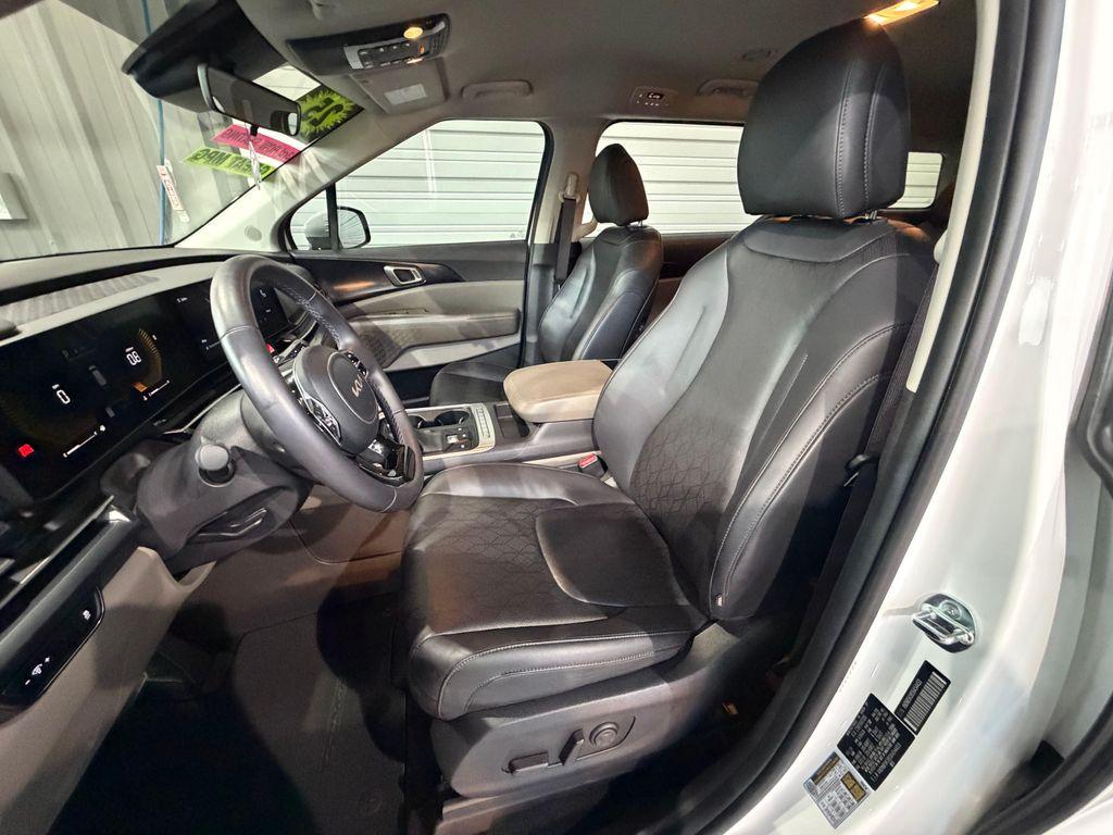 used 2025 Kia Carnival car, priced at $34,907