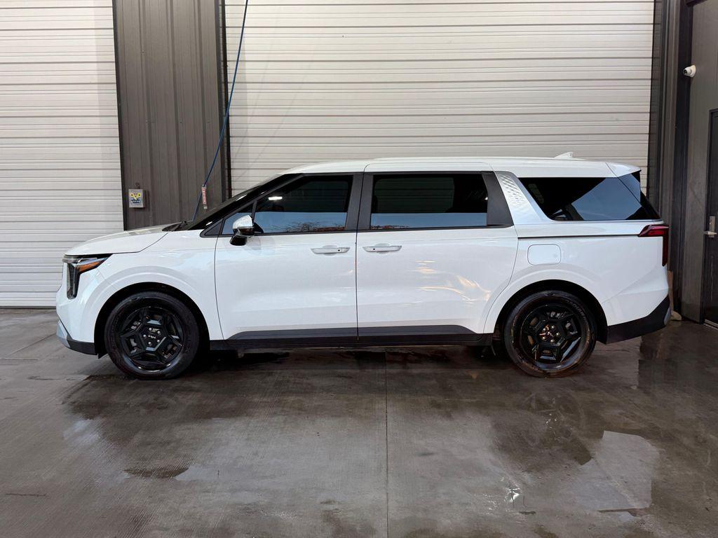 used 2025 Kia Carnival car, priced at $34,907